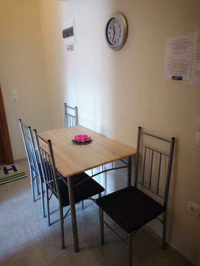 Alexis Armeno Apartment