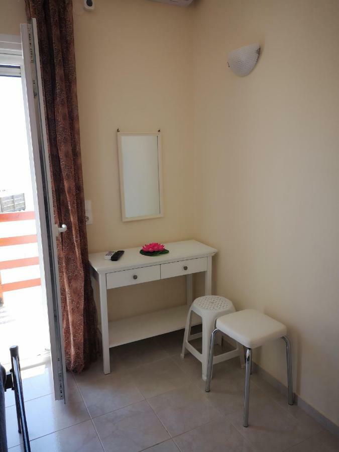 Apartment Alexis Armeno *