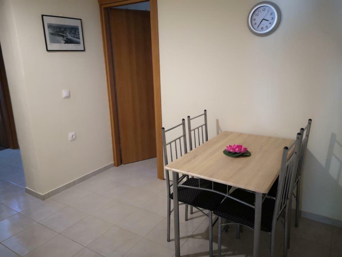 Alexis Armeno Apartment *